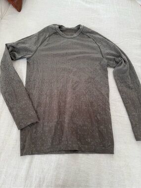 Men's Lululemon Long-Sleeve Performance Crew Neck Shirt - Olive Gray